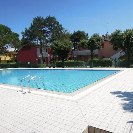 Апартаменти Cozy Flat With Pools In A Village
