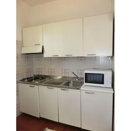 Cozy Flat With Garden-beahost דירה