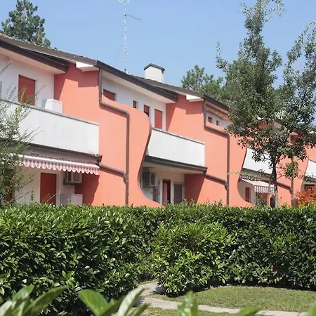 Cozy Flat With Pools In A Village Lejlighed