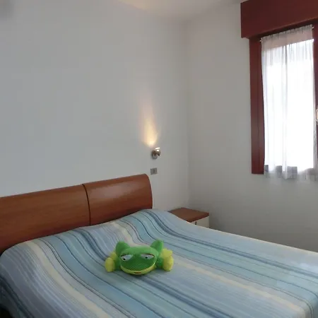 Апартаменти Cozy Flat With Pools In A Village