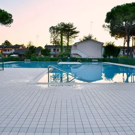 Cozy Flat With Pools In A Village Апартаменты Бибионе