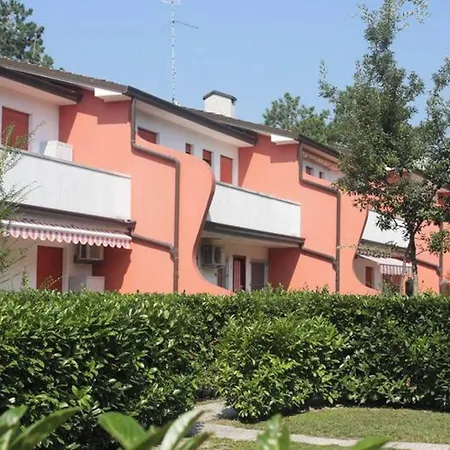 Cozy Flat With Pools In A Village Lejlighed *